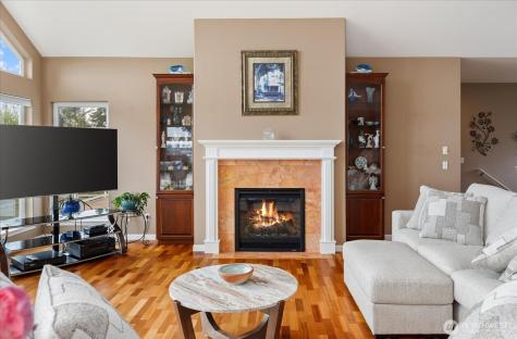 2390 SW Freund Street Oak Harbor WA 98277