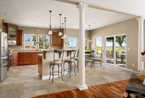 2390 SW Freund Street Oak Harbor WA 98277