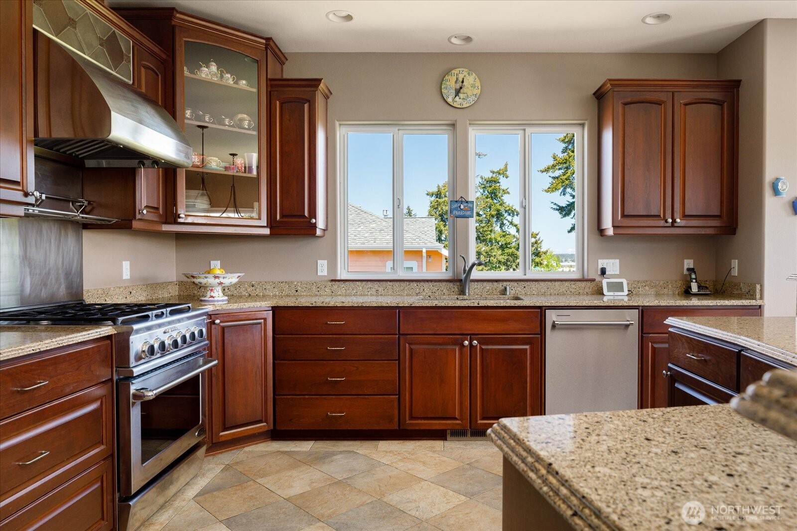 2390 SW Freund Street Oak Harbor WA 98277