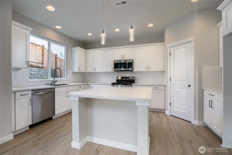 575 SW Fairway Drive Oak Harbor WA 98277