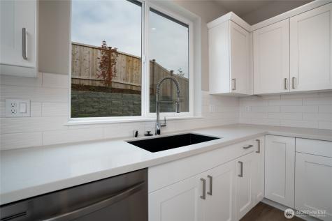 575 SW Fairway Drive Oak Harbor WA 98277