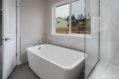 575 SW Fairway Drive Oak Harbor WA 98277