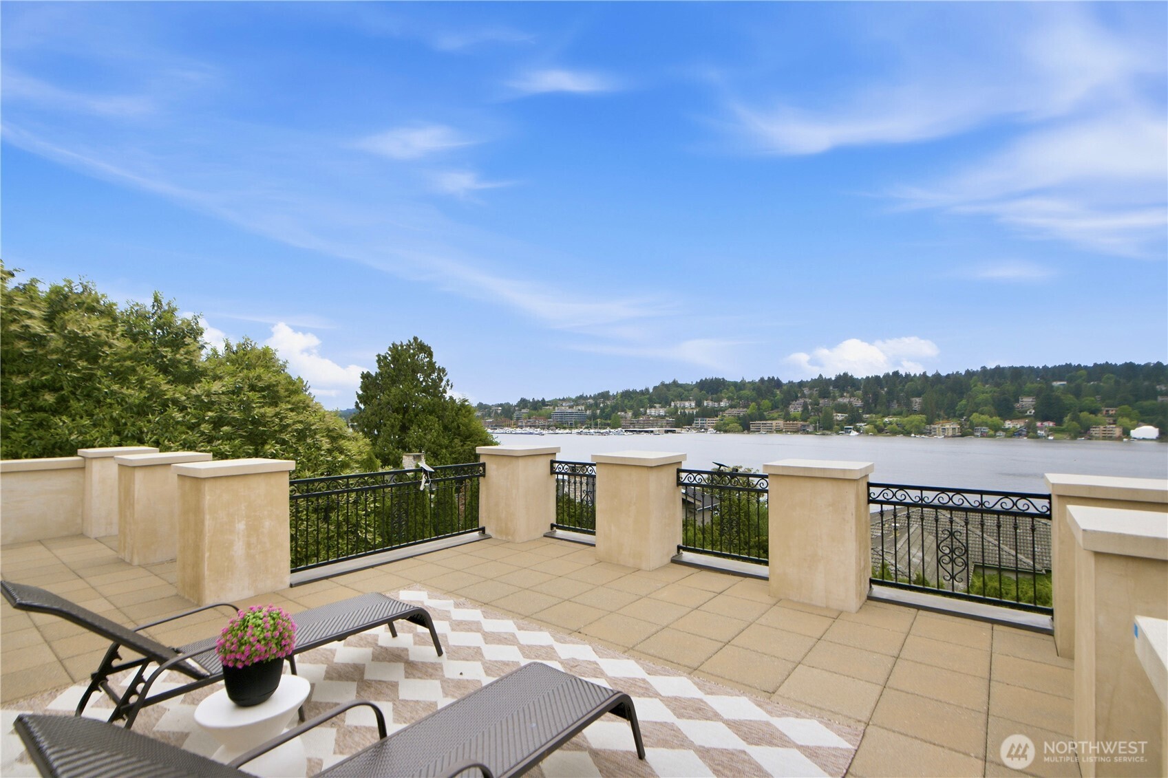 4616 95th Avenue NE Yarrow Point WA 98004