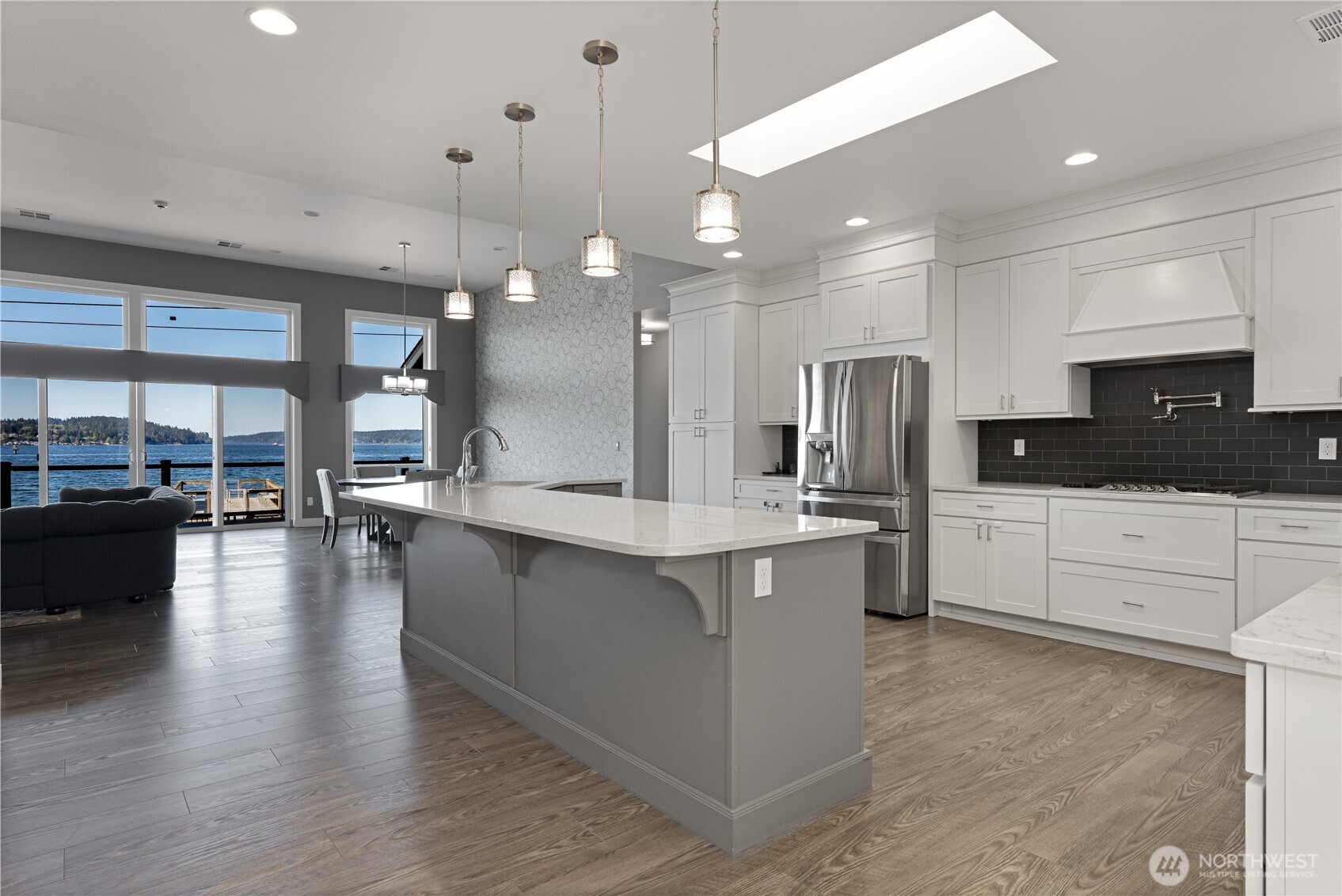 1253 Beach Drive E Port Orchard WA 98366