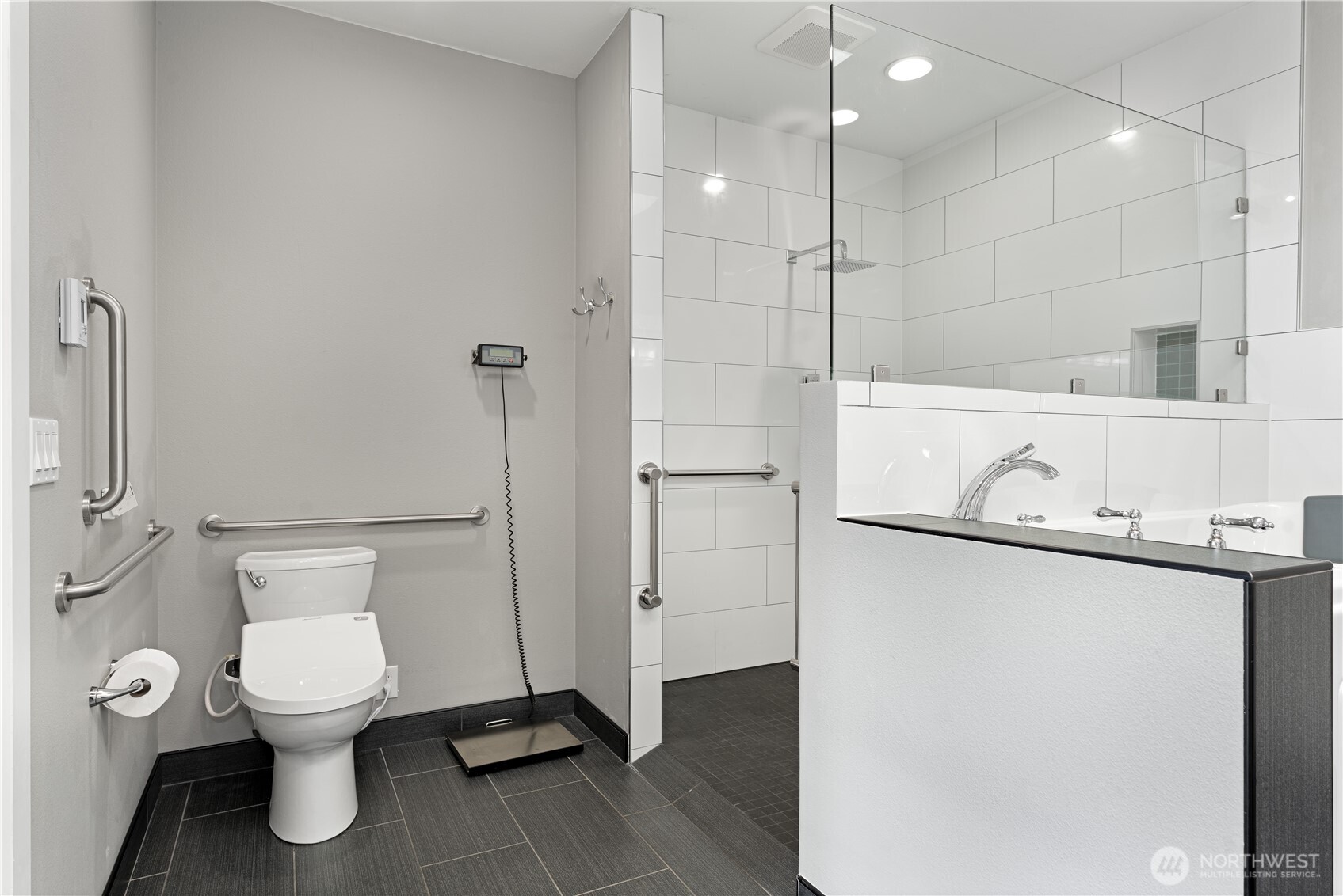 1253 Beach Drive E Port Orchard WA 98366