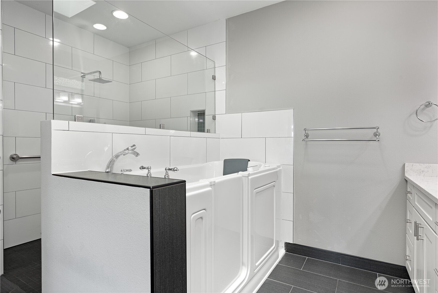 1253 Beach Drive E Port Orchard WA 98366