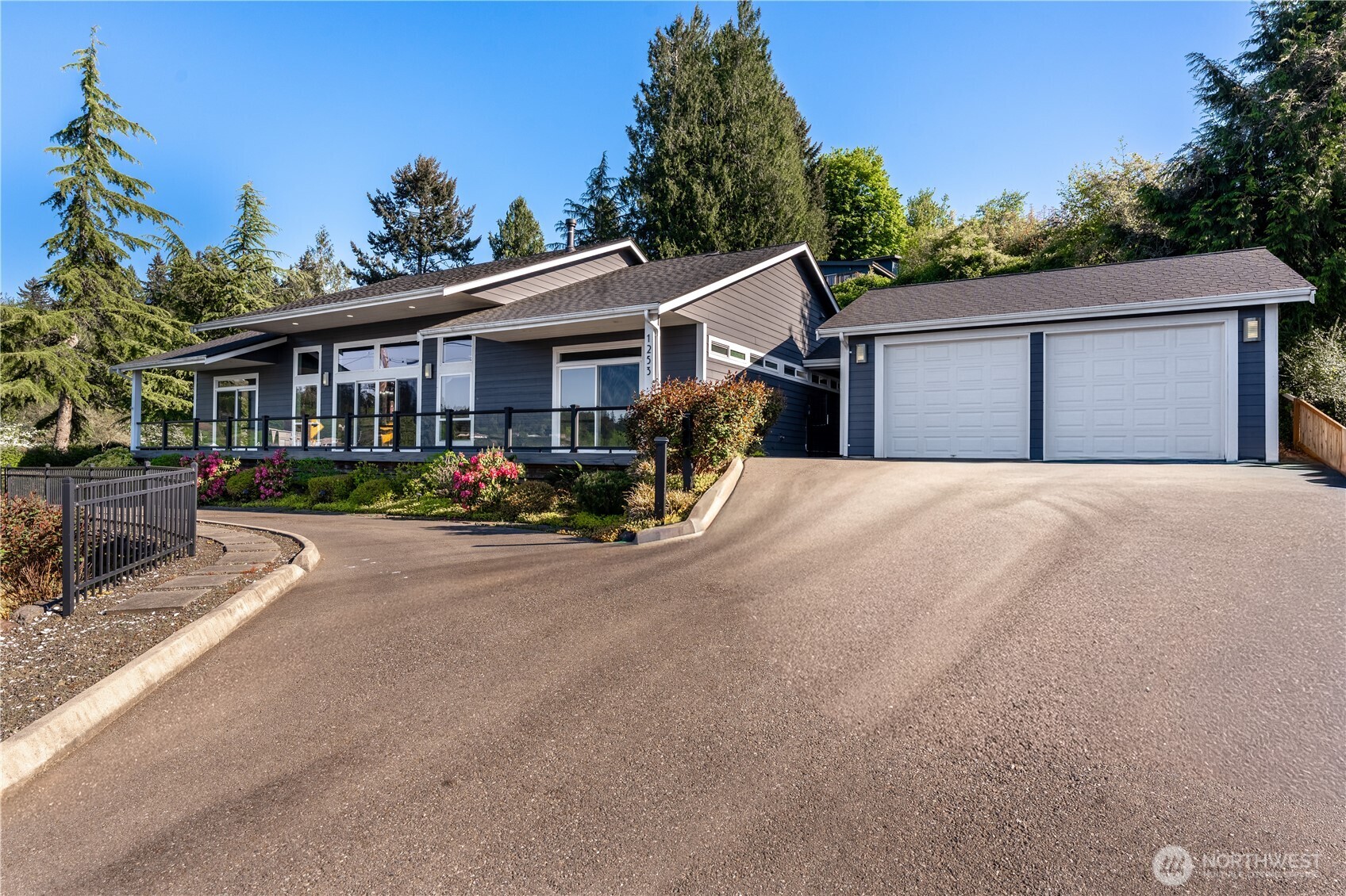 1253 Beach Drive E Port Orchard WA 98366