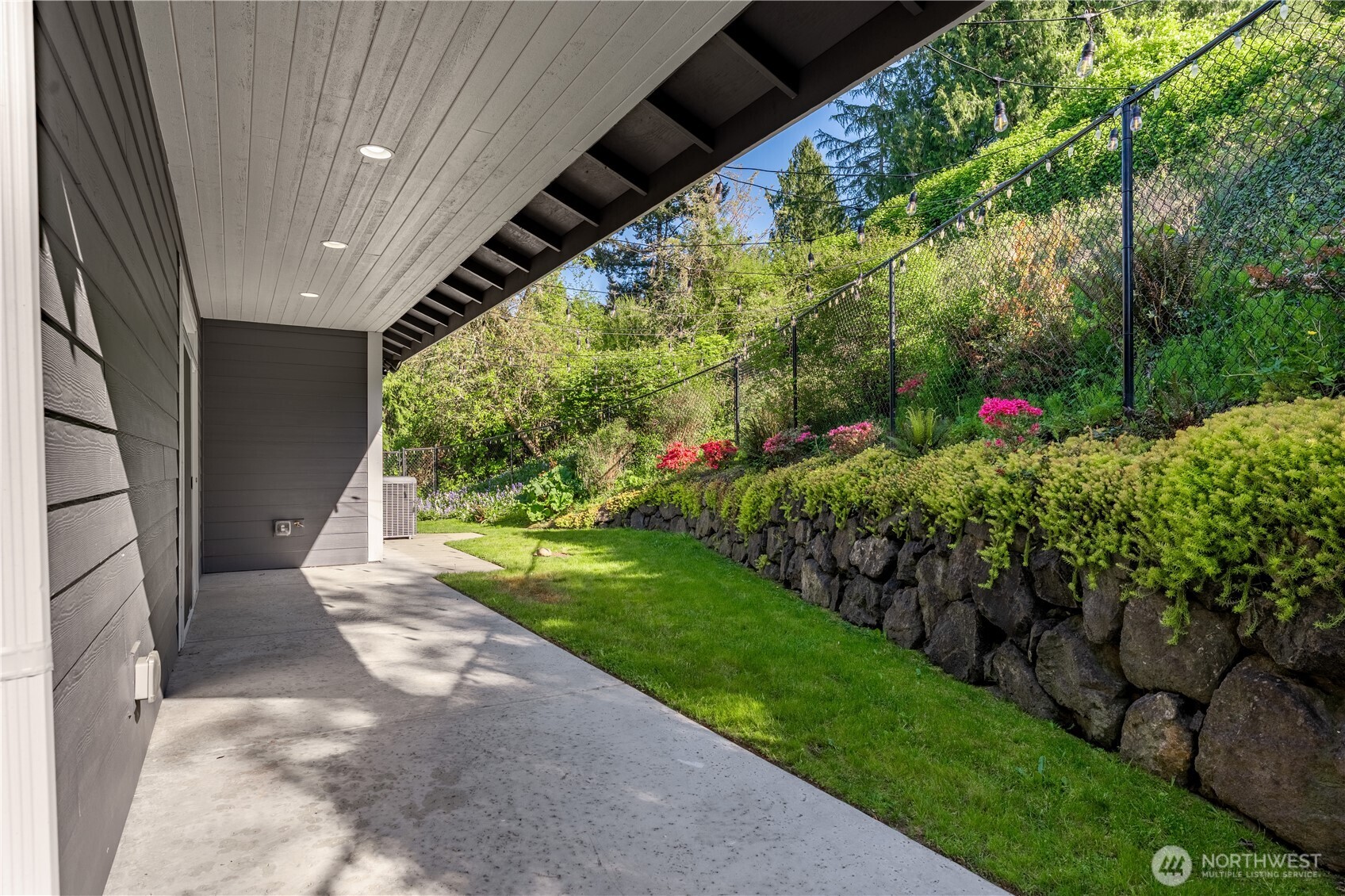 1253 Beach Drive E Port Orchard WA 98366