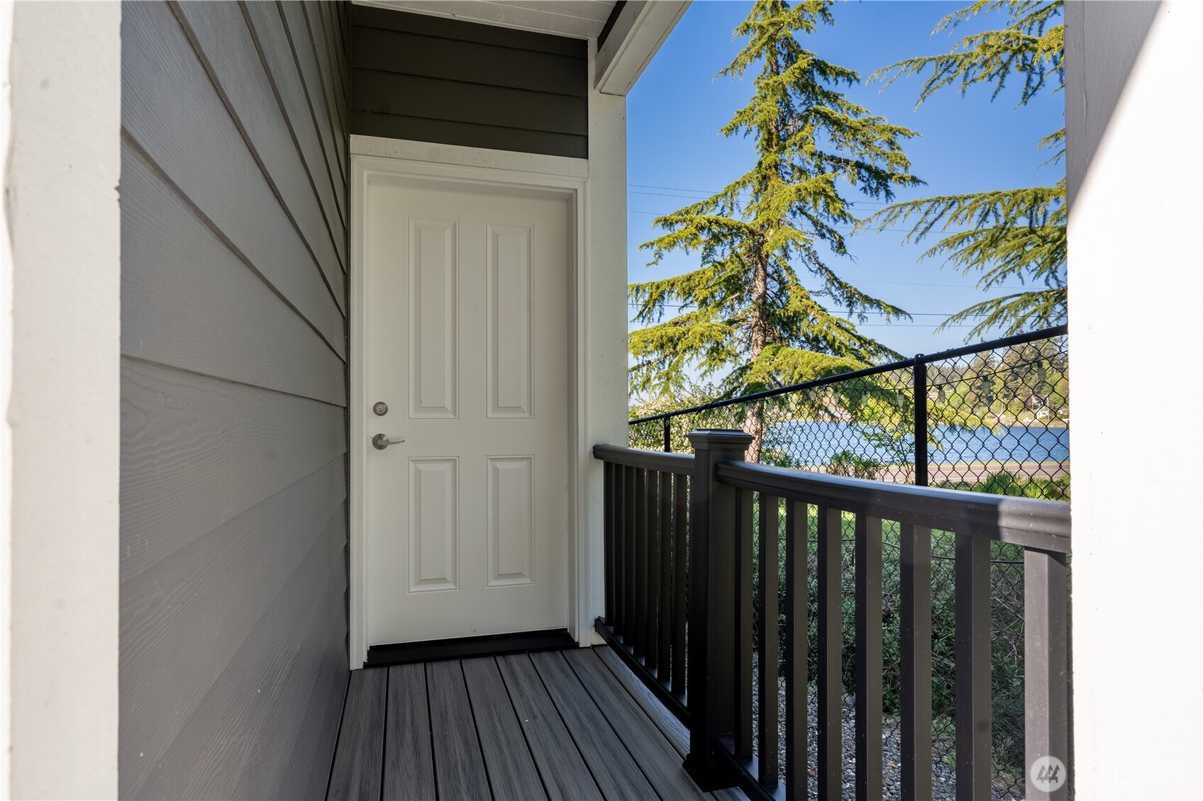 1253 Beach Drive E Port Orchard WA 98366