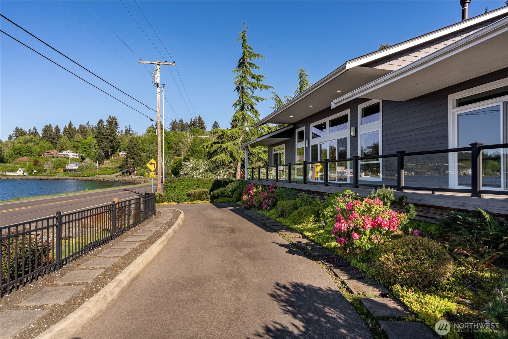 1253 Beach Drive E Port Orchard WA 98366