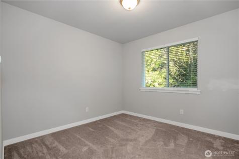 17643 Loop Lane SE Yelm WA 98597