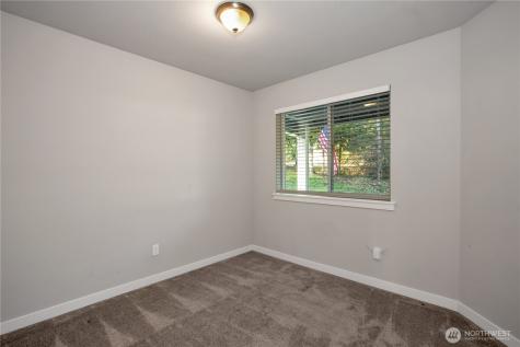 17643 Loop Lane SE Yelm WA 98597
