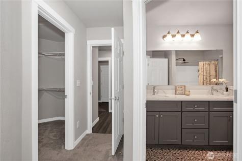 17643 Loop Lane SE Yelm WA 98597