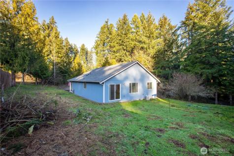 17643 Loop Lane SE Yelm WA 98597