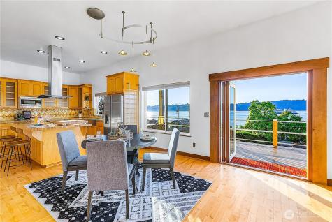 3643 Beach Drive E Port Orchard WA 98366