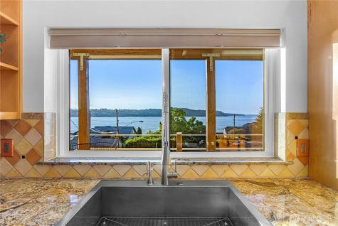 3643 Beach Drive E Port Orchard WA 98366