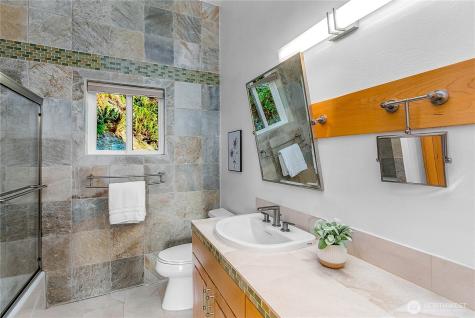 3643 Beach Drive E Port Orchard WA 98366