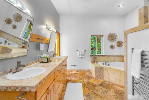 3643 Beach Drive E Port Orchard WA 98366