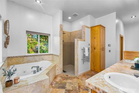 3643 Beach Drive E Port Orchard WA 98366
