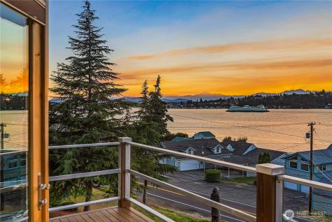 3643 Beach Drive E Port Orchard WA 98366