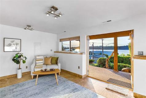 3643 Beach Drive E Port Orchard WA 98366