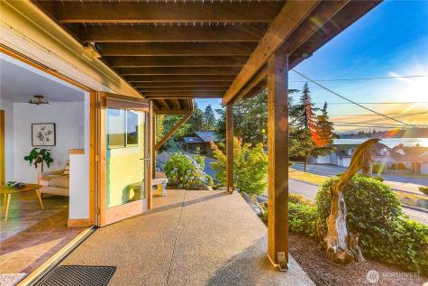 3643 Beach Drive E Port Orchard WA 98366