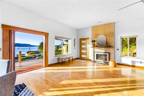 3643 Beach Drive E Port Orchard WA 98366