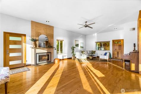 3643 Beach Drive E Port Orchard WA 98366