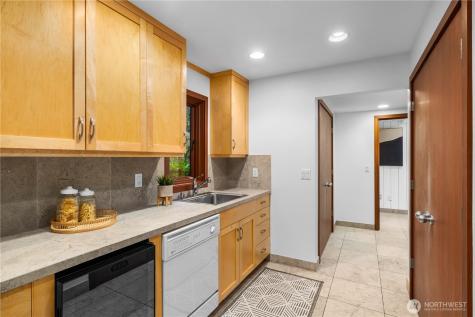 18 Holly Lane Mercer Island WA 98040