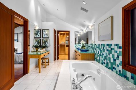 18 Holly Lane Mercer Island WA 98040