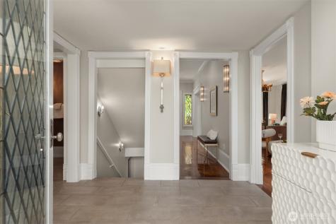 718 E Aloha Street Seattle WA 98102
