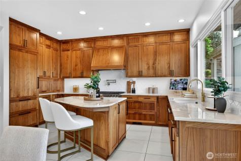 4057 SW Holgate Street Seattle WA 98116