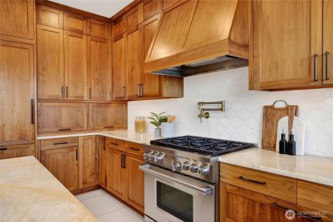 4057 SW Holgate Street Seattle WA 98116