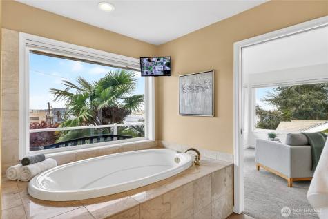 4057 SW Holgate Street Seattle WA 98116