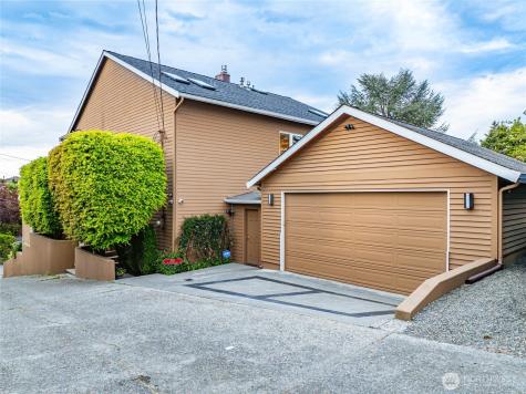 4057 SW Holgate Street Seattle WA 98116