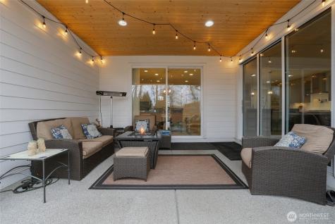 2403 12th Street Place SW Puyallup WA 98373