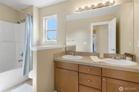 2023 Kennewick Place NE Renton WA 98056