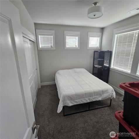 9527 Bowthorpe Street SE Olympia WA 98513