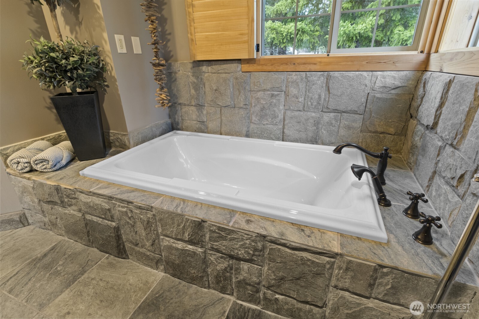 40105 Highland Drive E Roy WA 98580