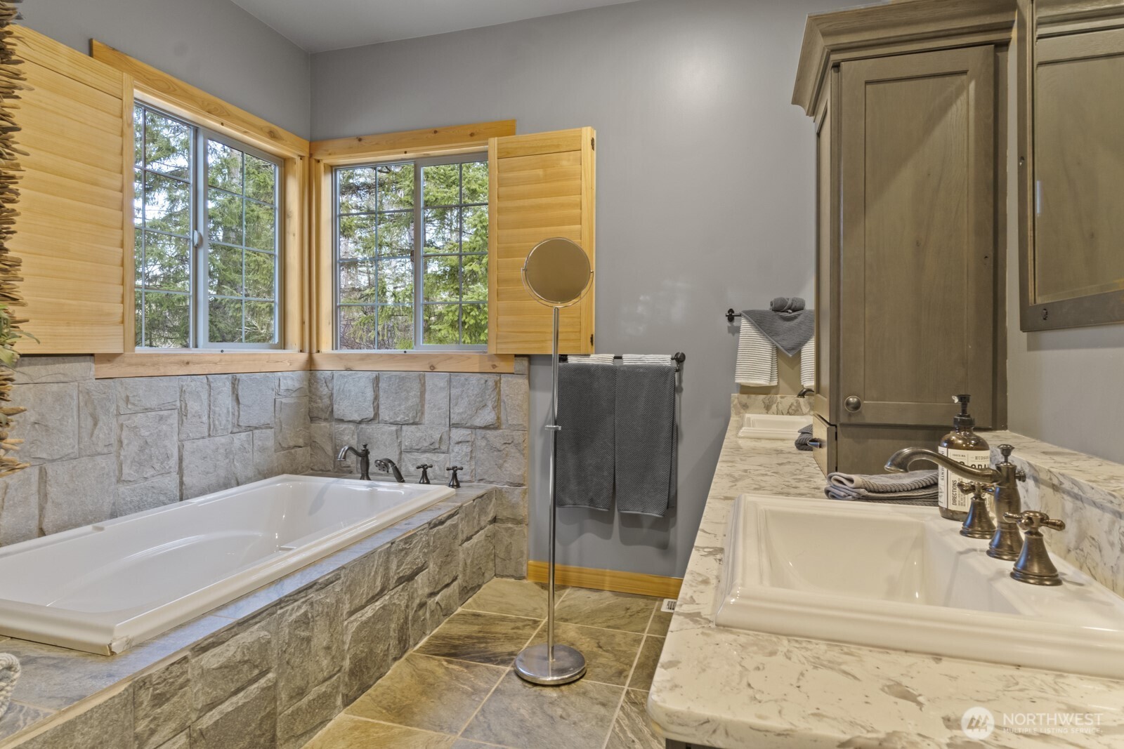 40105 Highland Drive E Roy WA 98580