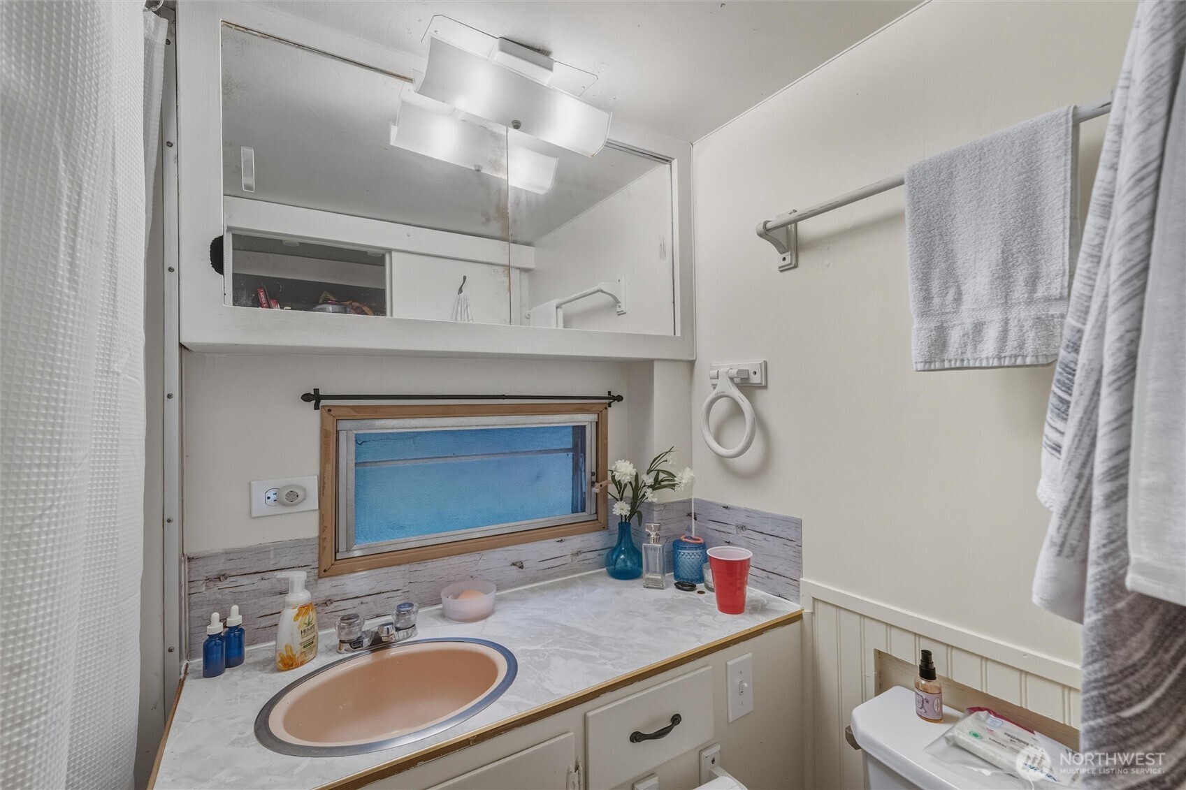 1017 Maple Lane Sumas WA 98295