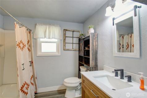 16027 W Division Street Mount Vernon WA 98273
