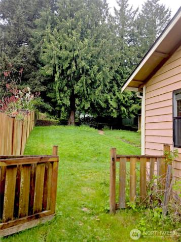 17017 10th Avenue NE Shoreline WA 98155