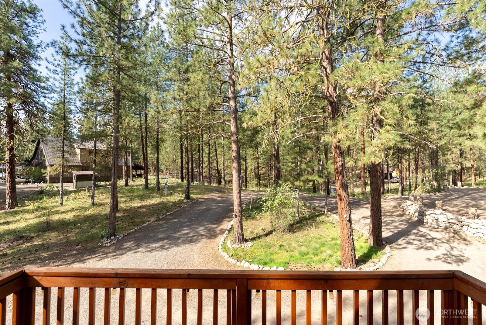 15 Barnaby Road Winthrop WA 98862