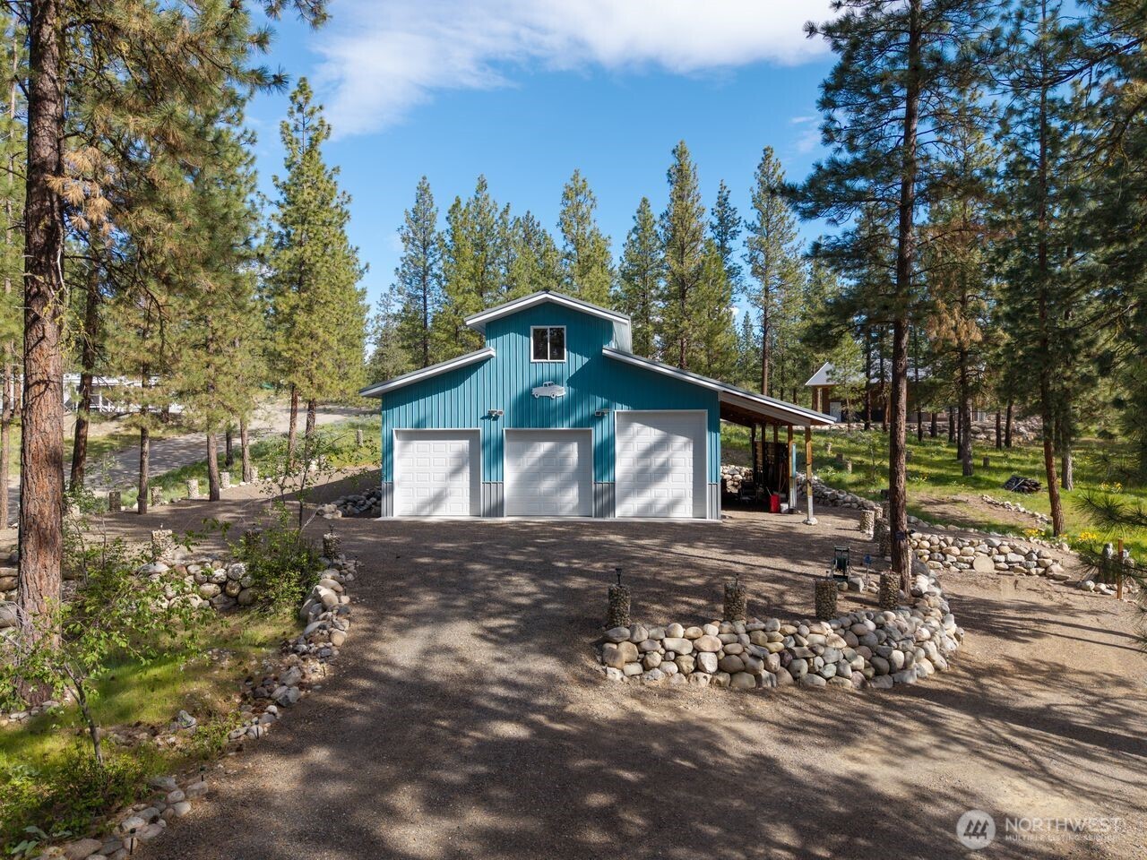 15 Barnaby Road Winthrop WA 98862