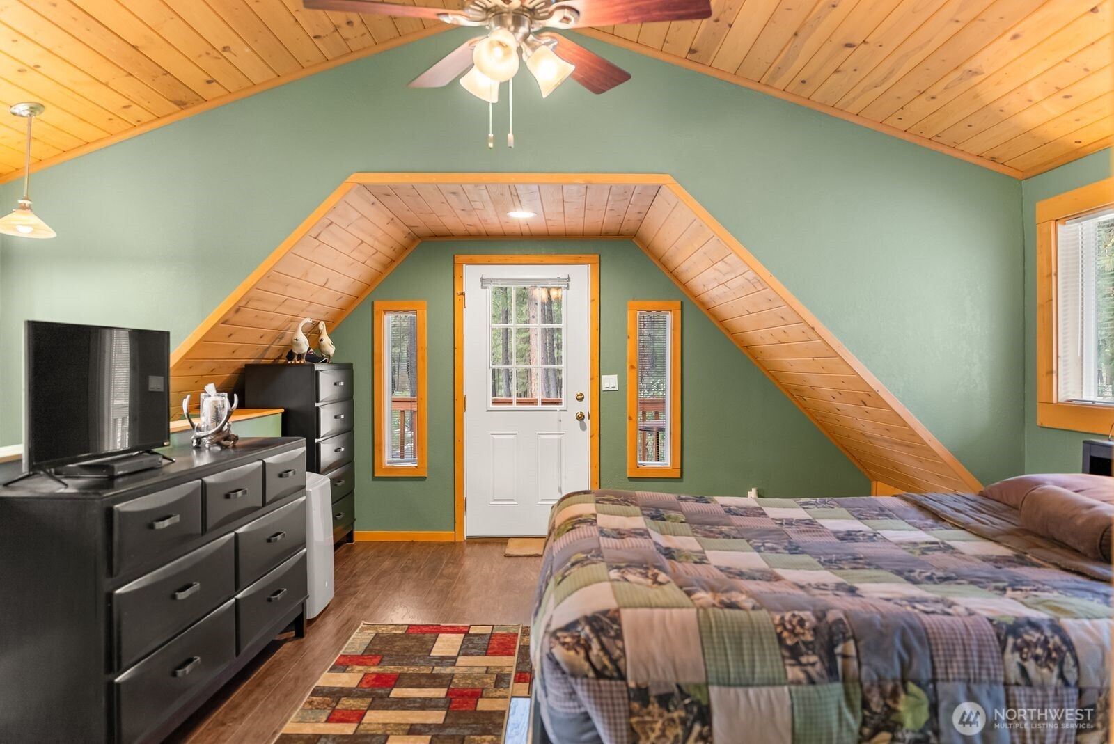 15 Barnaby Road Winthrop WA 98862