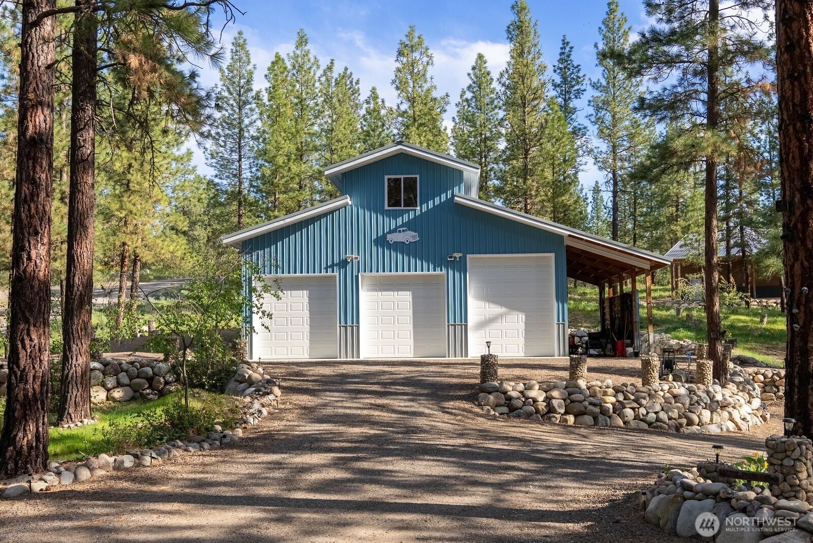 15 Barnaby Road Winthrop WA 98862