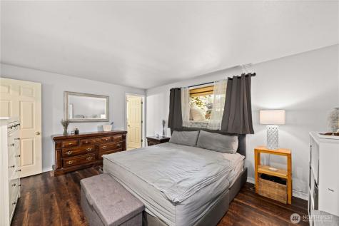 32808 4th Avenue SW Federal Way WA 98023