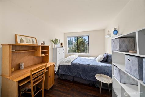 32808 4th Avenue SW Federal Way WA 98023