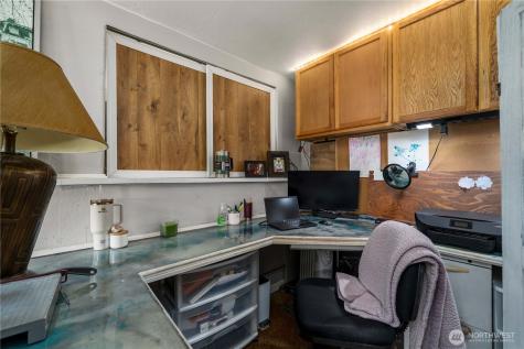 32808 4th Avenue SW Federal Way WA 98023